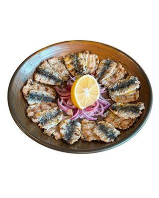 Sardine la grătar cu sos ladolemono