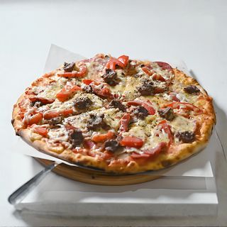 Піца Канельяно