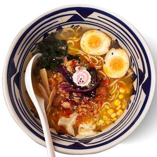 Ramen di maiale piccante