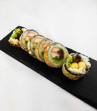 04.Tamago Futomaki z paluszkiem krabowym w tempurze 6szt.