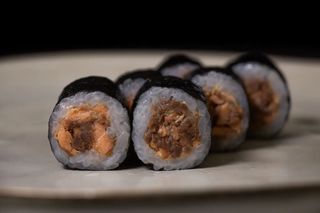 HOSOMAKI Z pieczonym łososiem