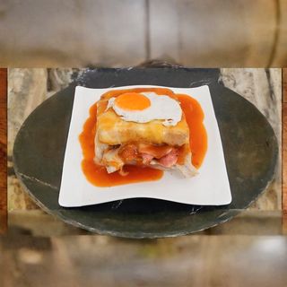 Francesinha de Maminha