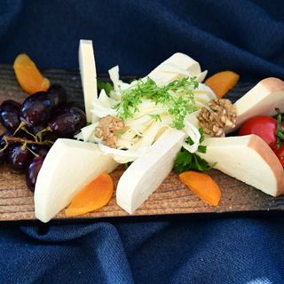 ქართული ყველის ასორტი 