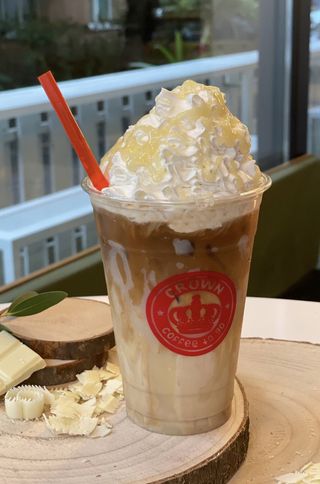 Iced White Chocolate Mocha Latte 16 OZ