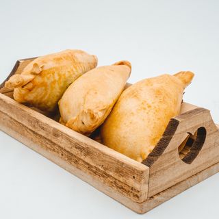 12 empanadas surtidas