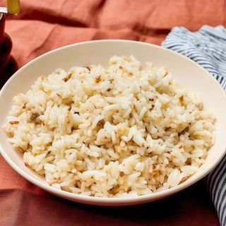 Arroz al ajillo (Garlic rice)