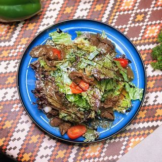 Теплый салат с телятиной 