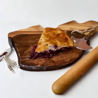 Burek sa višnjama