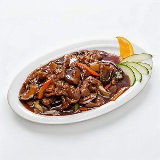 Manzo con funghi e bambù