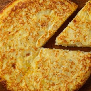 TORTILLA DE PATATA CON CEBOLLA