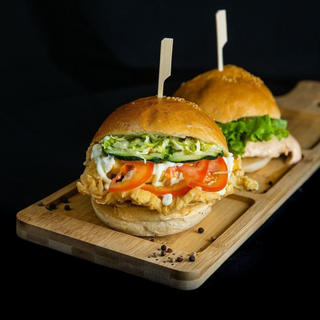 Sandwich cu snitel de pui