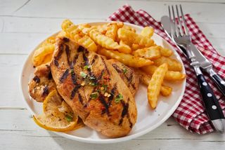 Barbecue chicken con patatine