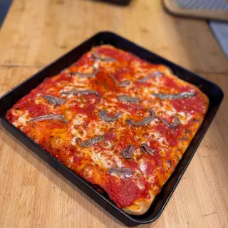 in teglia MARGHERITA CON ALICI