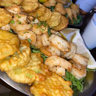 Creveti in sos de vin 