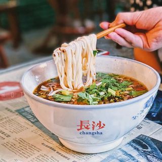 tagliatelle di riso in brodo di Hunan