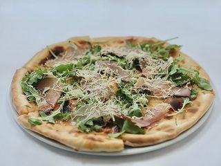 Фокача з прошутто та руколою (215g)