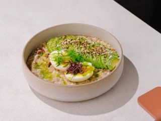 Terci sărat cu parmezan și ou poșat