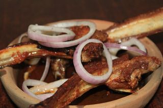 ხბოს ნეკნები ქოთანში აჯიკით