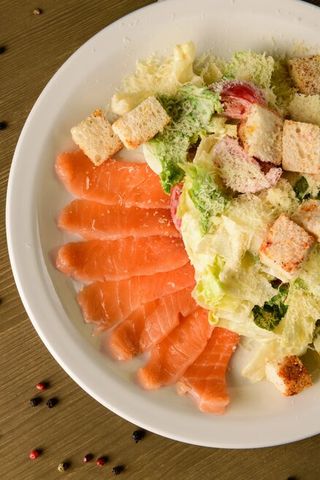 Цезарь с сёмгой (250г)