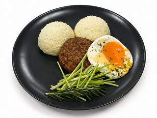 Kotlet wołowy z puree ziemniaczanym Біфштекс із яловичини з пюре (420g)