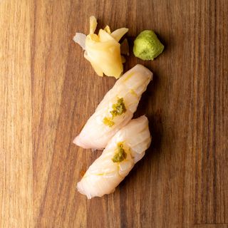 Sushi De Hamachi (2 Pzs.)