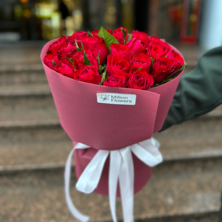21 троянда Madam Red