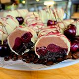 Барче с млечен  шоколад и вишни 130 гр