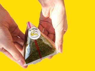 Онігірі з лососем (140g)