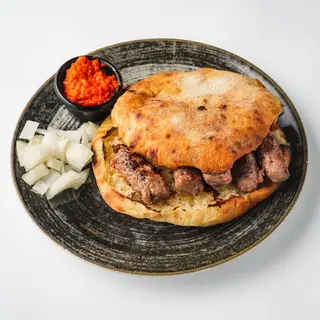 Ćevapi u lepinji
