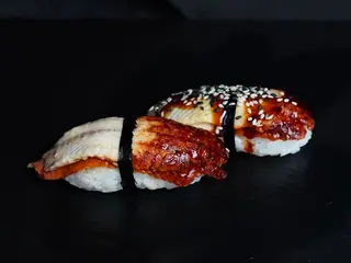 Nigiri z węgorzem (2 szt) (90g)