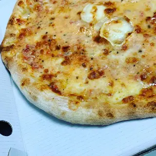 Pizza 4 Quesos (30 Cm. A 33 Cm. Aprox.)