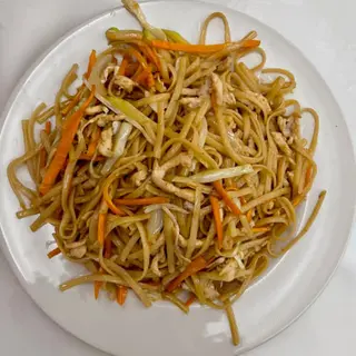 29. Tallarines Delicias Con Pollo