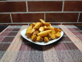 Cartofi wedges