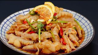 Zampe di pollo con salsa agropiccante