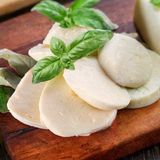 Сир моцарела