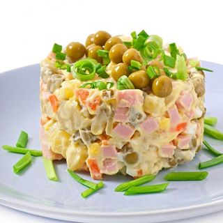 Салат Олів'є класичний