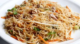 237 Spaghetti di riso con pollo