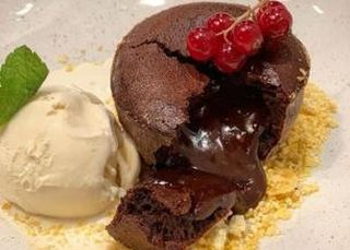 Lava cake cu înghețată