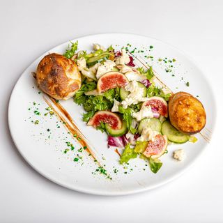 Sałatka z kurczakiem i gruszką 