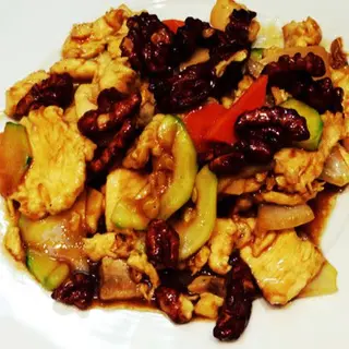 Pollo Con Nueces