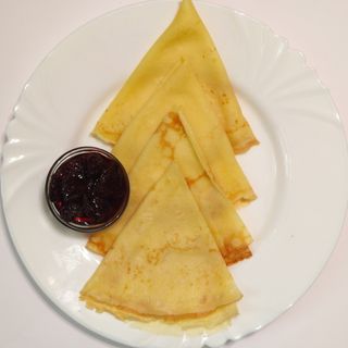 Млинці з ягідним джемом (100г)