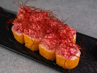 Культ маменорі з тунцем