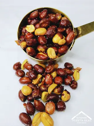 Cacahuetes Fritos Y Salados Con Piel