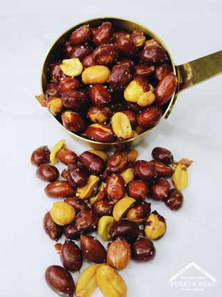 Cacahuetes Fritos Y Salados Con Piel