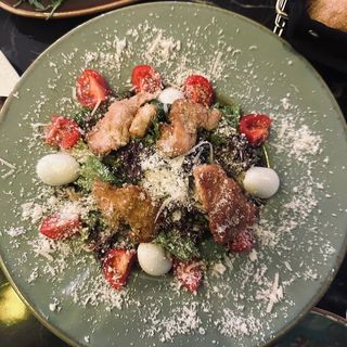 Caesar salad with chicken