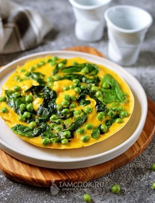 Ձվածեղ կանաչ ոլոռով 