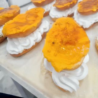 Brioche De Nata Y Yema Tostada