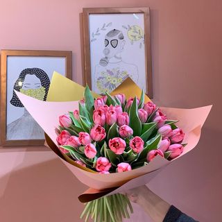 BUCHET DIN  35 LALELE ROZ 