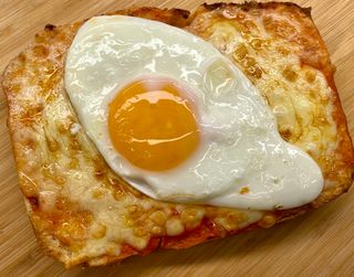 Focaccia d'ou i mozzarella