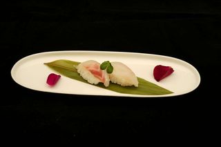 31. Nigiri branzino - 2 pezzi